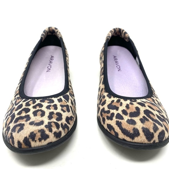 Aravon Abbey leather Ballet Flats Leopard Print WIDE - Picture 2 of 7